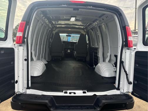 2025 Chevrolet Express 2500 RWD 2500 Regular Wheelbase WT