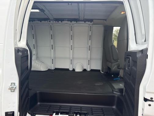 2025 Chevrolet Express 2500 RWD 2500 Regular Wheelbase WT