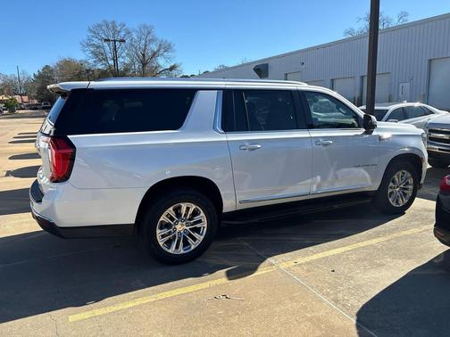 2022 GMC Yukon XL SLT