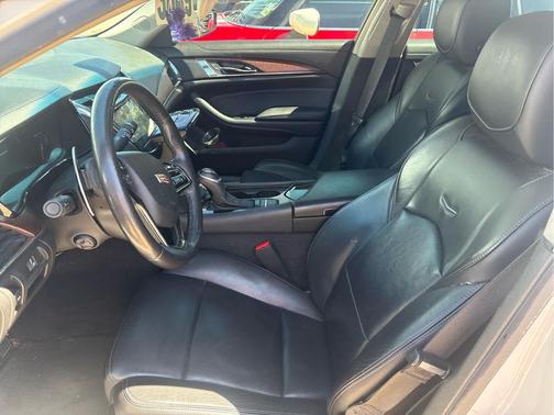 Crystal White Tricoat 2018 Cadillac CTS 3.6L Luxury