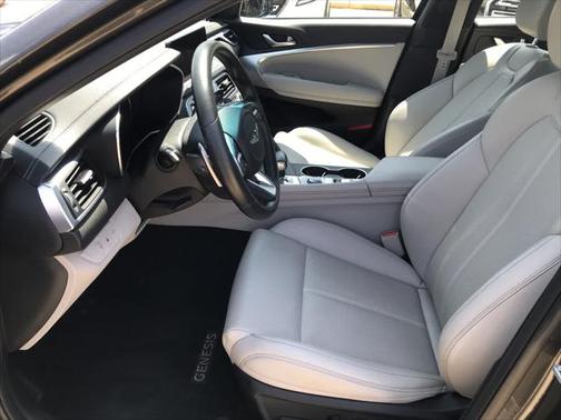 2023 Genesis G70 2.0T RWD