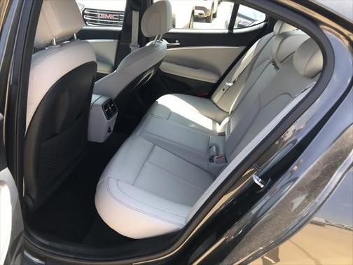 2023 Genesis G70 2.0T RWD