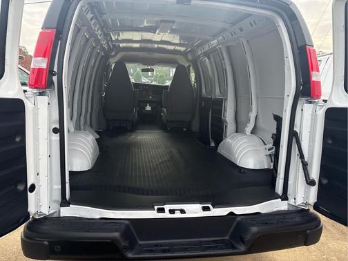 2025 Chevrolet Express 2500 RWD 2500 Regular Wheelbase WT