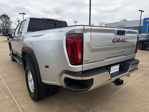 2023 GMC Sierra 3500 SLT