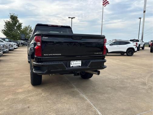 2026 Chevrolet Silverado 2500 Custom