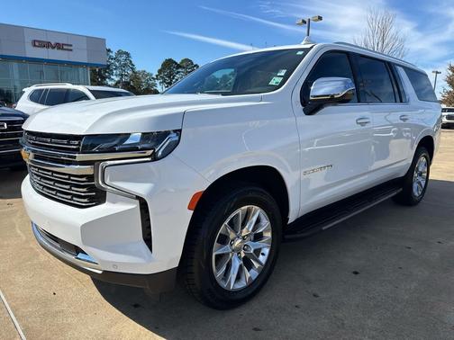 2023 Chevrolet Suburban Premier