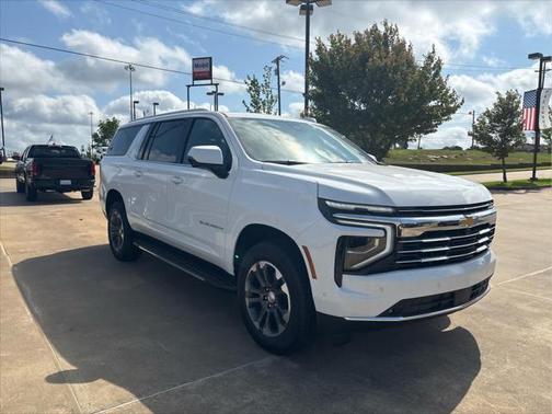 2025 Chevrolet Suburban LT