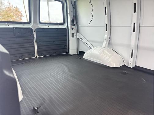 2025 Chevrolet Express 2500 RWD 2500 Regular Wheelbase WT