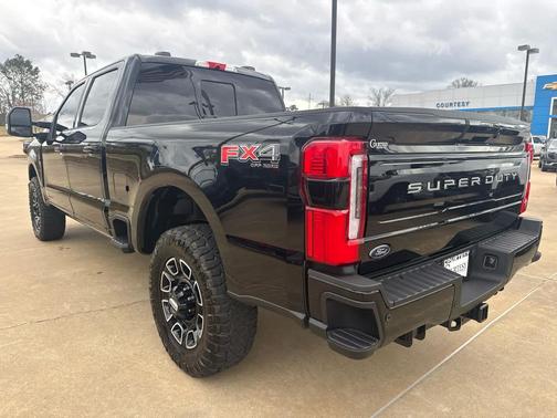 2025 Ford F-250 Platinum