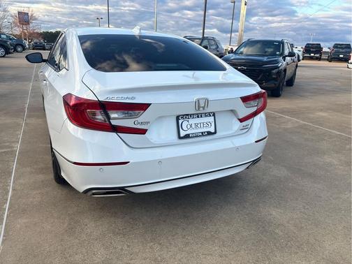 2022 Honda Accord Touring 2.0T