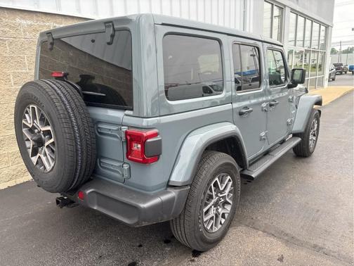 2024 Jeep Wrangler Sahara