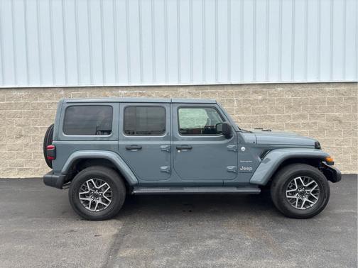 2024 Jeep Wrangler Sahara