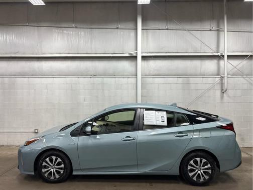 2021 Toyota Prius LE