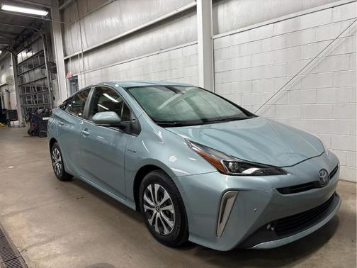 2021 Toyota Prius LE