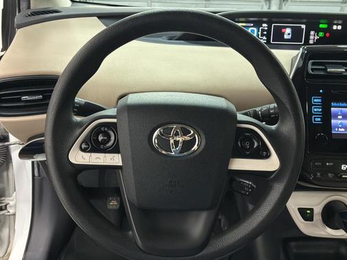 Blizzard Pearl 2016 Toyota Prius Two