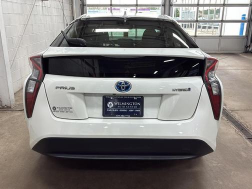 Blizzard Pearl 2016 Toyota Prius Two