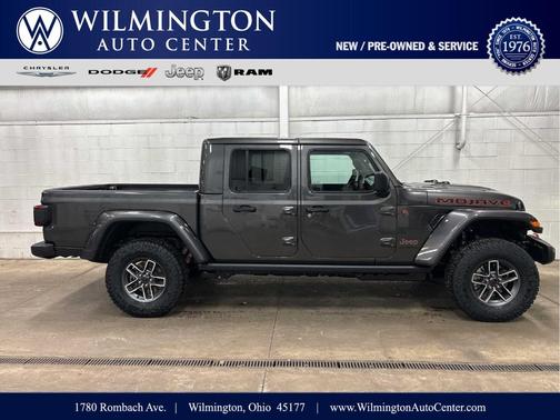 Granite Crystal Clearcoat Metallic 2026 Jeep Gladiator Mojave
