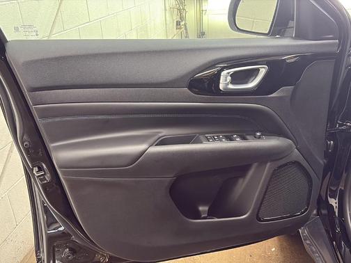 Diamond Black 2026 Jeep Compass Latitude