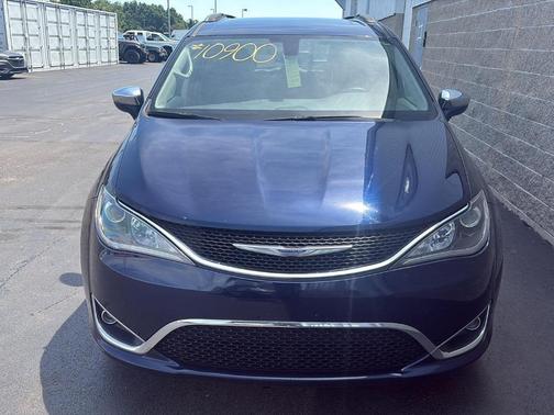 Jazz Blue Pearlcoat 2018 Chrysler Pacifica Limited
