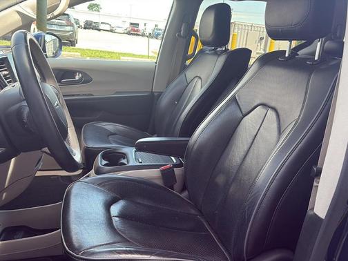 Jazz Blue Pearlcoat 2018 Chrysler Pacifica Limited