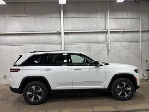 2023 Jeep Grand Cherokee 4xe Base