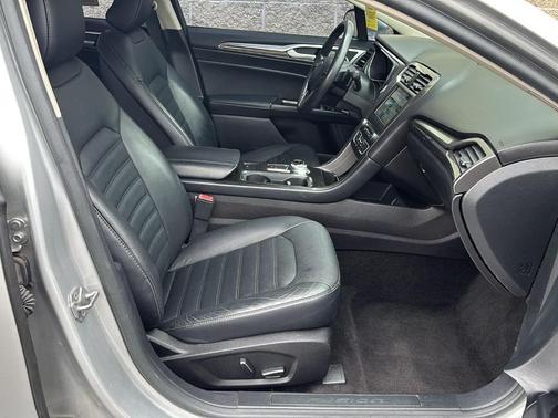 Ingot Silver 2017 Ford Fusion SE