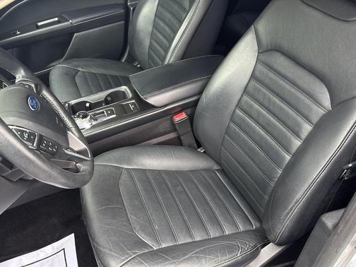 Ingot Silver 2017 Ford Fusion SE