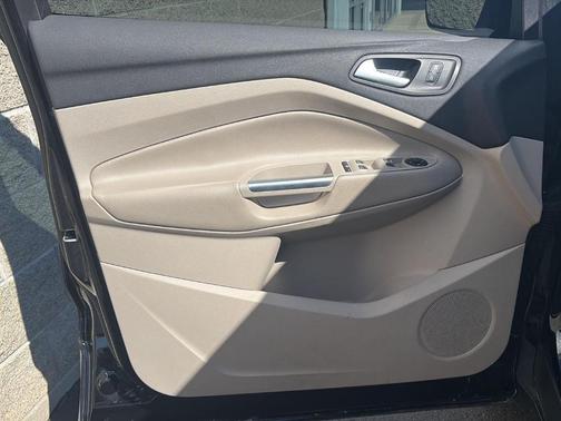 Agate Black 2019 Ford Escape SE