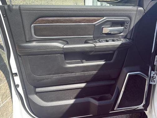 Bright White Clearcoat 2020 RAM 2500 Laramie