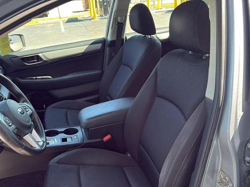 Ice Silver Metallic 2015 Subaru Legacy 2.5i