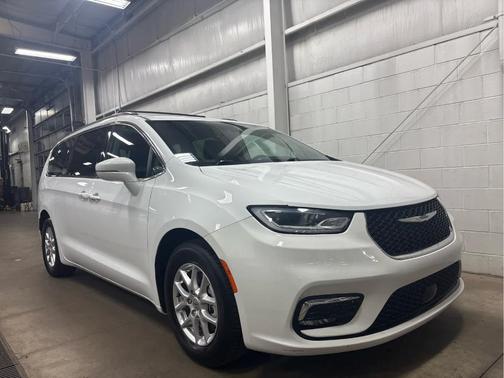 2022 Chrysler Pacifica Touring-L
