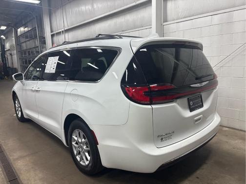 2022 Chrysler Pacifica Touring-L
