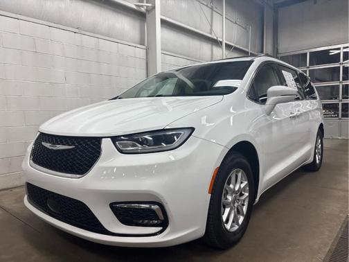 2022 Chrysler Pacifica Touring-L