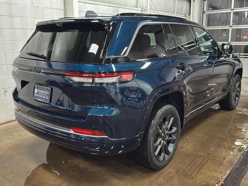 Fathom Blue Pearlcoat 2026 Jeep Grand Cherokee Limited