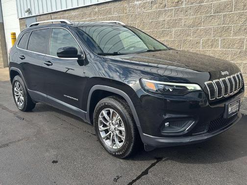 Diamond Black 2019 Jeep Cherokee Latitude Plus