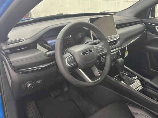 Hydro Blue Pearlcoat 2026 Jeep Compass Latitude