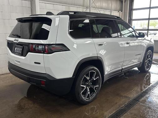 Bright White Clearcoat 2026 Jeep Cherokee Overland