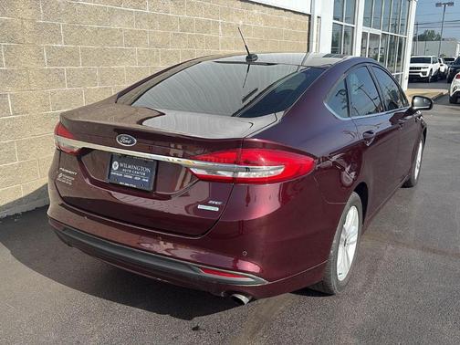 Burgundy Velvet Metallic Tinted Clearcoat 2018 Ford Fusion SE