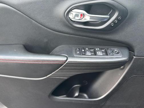 Granite Crystal Clearcoat Metallic 2015 Jeep Cherokee Trailhawk