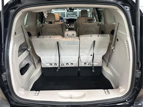 2021 Chrysler Pacifica Touring-L