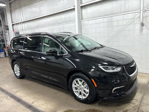 2021 Chrysler Pacifica Touring-L