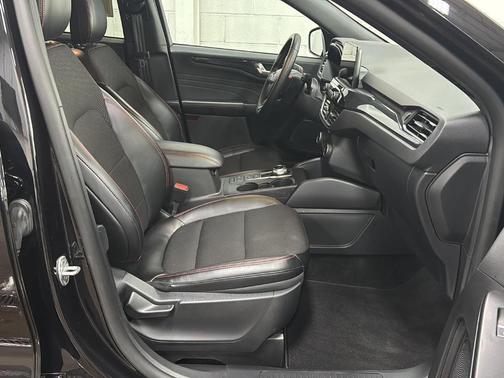 Agate Black 2025 Ford Escape ST-Line