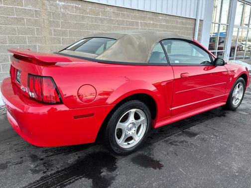 2003 Ford Mustang Deluxe