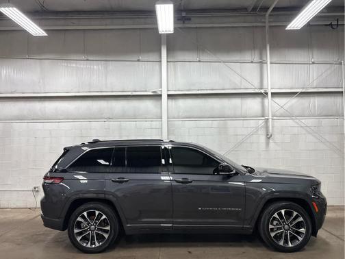 2022 Jeep Grand Cherokee Overland