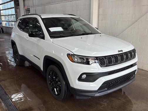 Bright White Clearcoat 2026 Jeep Compass Latitude
