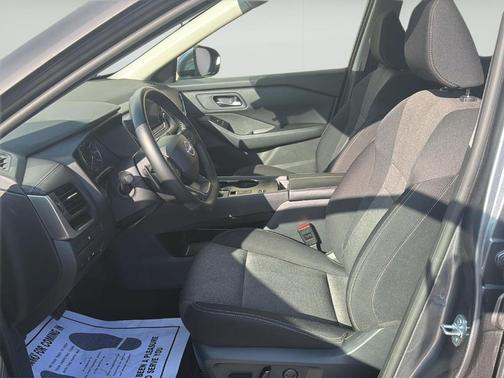 Gun Metallic 2025 Nissan Rogue SV