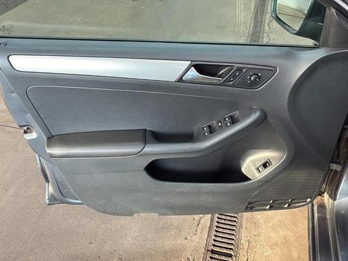 Platinum Gray Metallic 2015 Volkswagen Jetta 1.8T SE