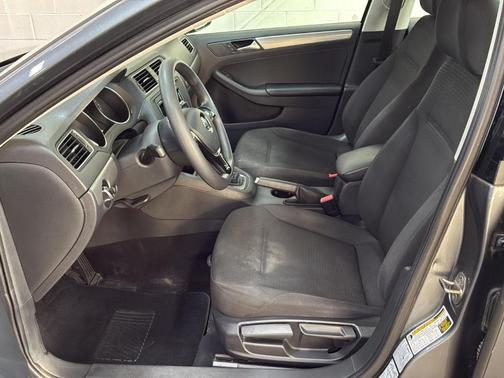Platinum Gray Metallic 2015 Volkswagen Jetta 1.8T SE