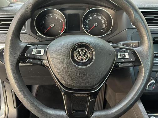 Platinum Gray Metallic 2015 Volkswagen Jetta 1.8T SE