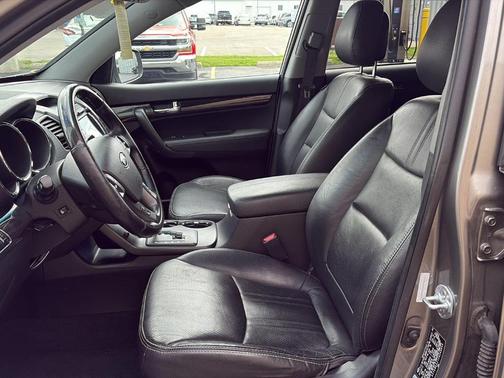 Titanium Silver 2012 Kia Sorento SX
